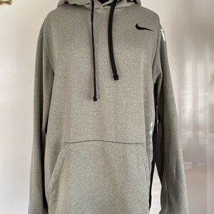 Brand new Nike Therma fit men’s hoodie with front packets
